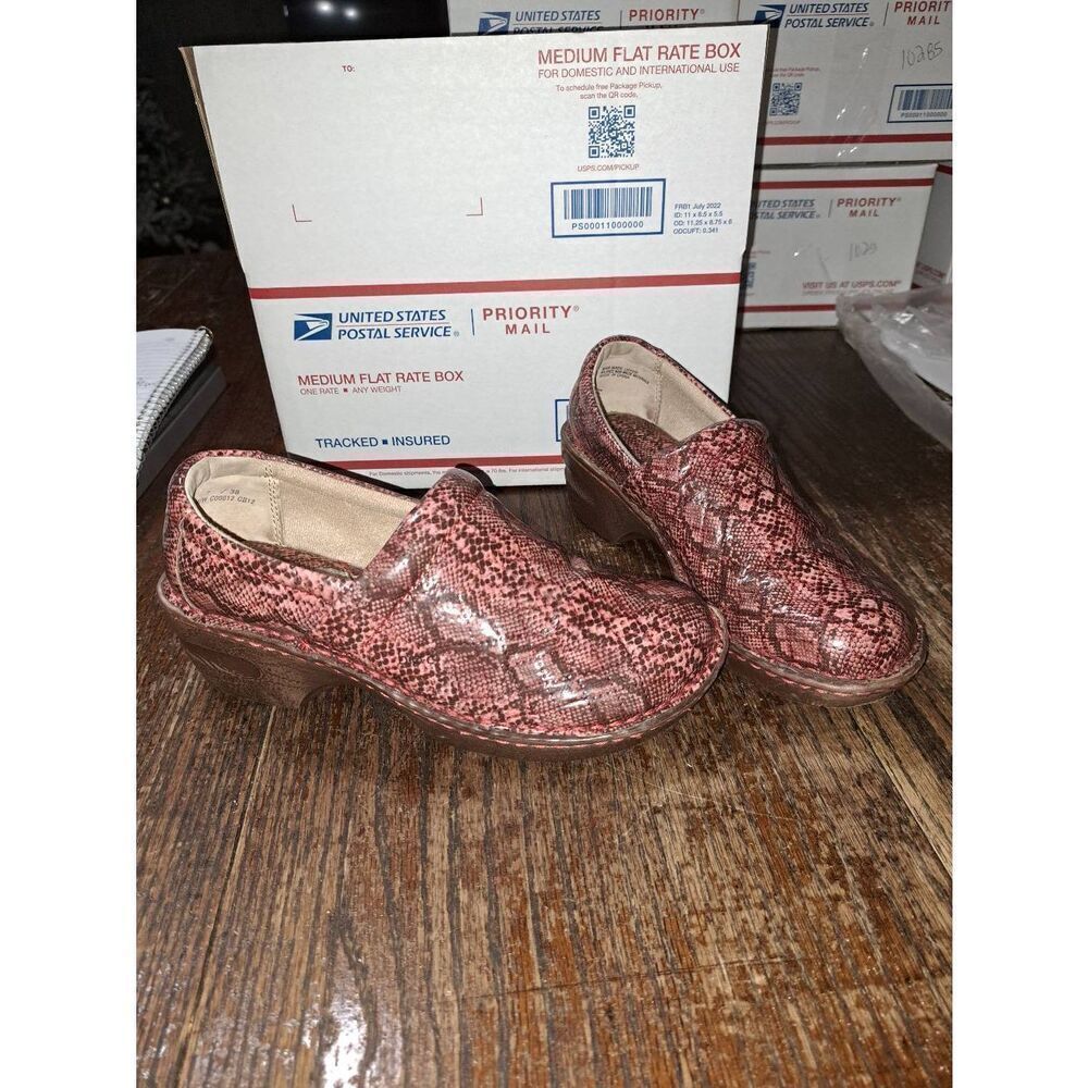 7M b.o.c. Born Clogs Loafers Wedge Heel Pink Brown Faux Leather Snakeskin Shoes